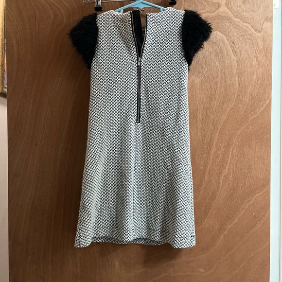 Duex Par Duex Black and White with fur sleeves girl’s size 6 - Picture 2 of 3